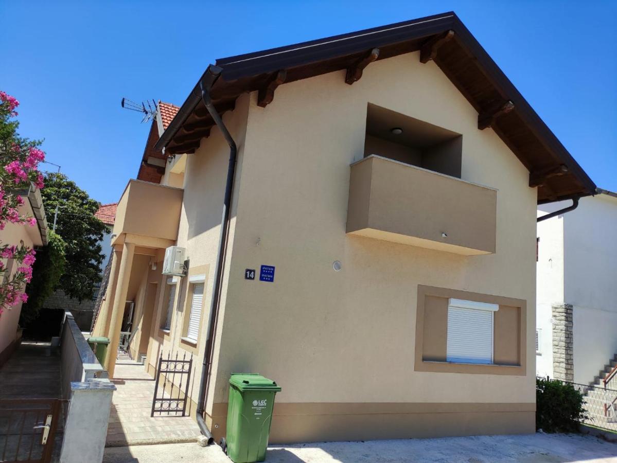 Apartmani Vuckovic Vodice Exteriér fotografie