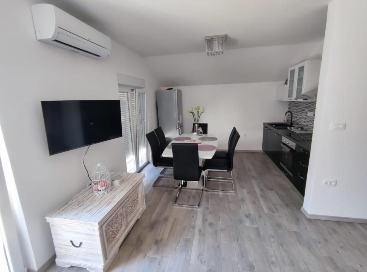 Apartmani Vuckovic Vodice Exteriér fotografie