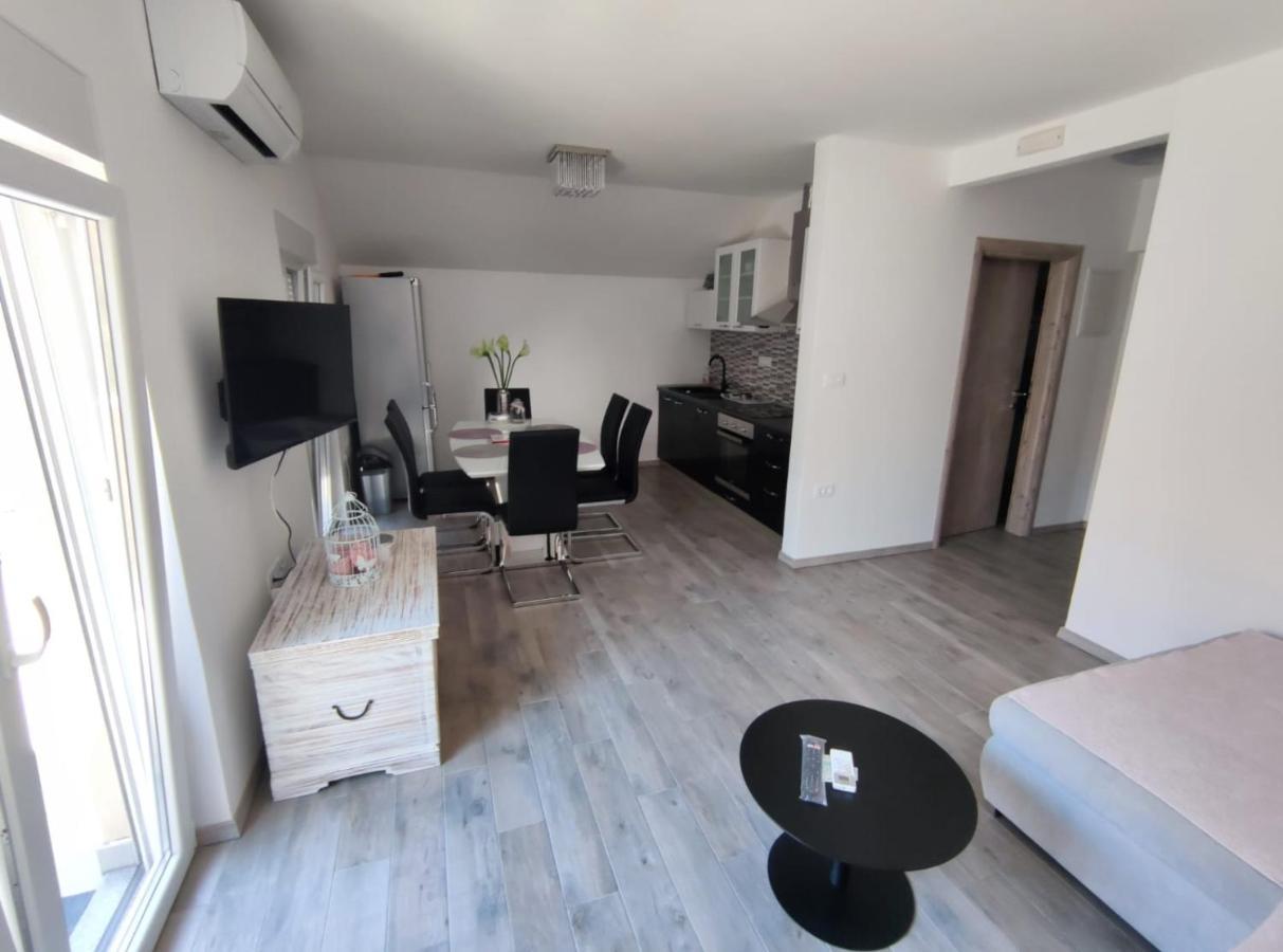 Apartmani Vuckovic Vodice Exteriér fotografie